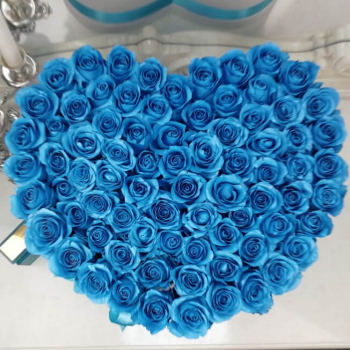 81 голубая роза - сердце
