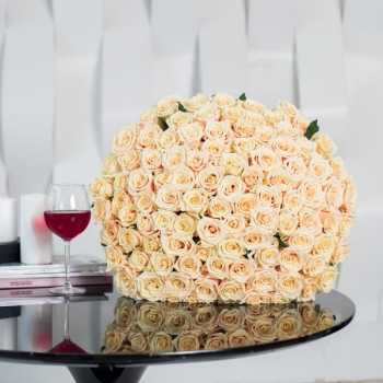 81 кремовая роза в букете 81 кремовая роза в букете