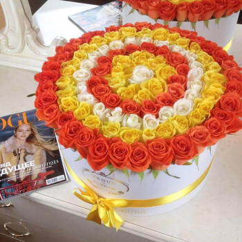 81 яркая роза в коробке 81 яркая роза в коробке