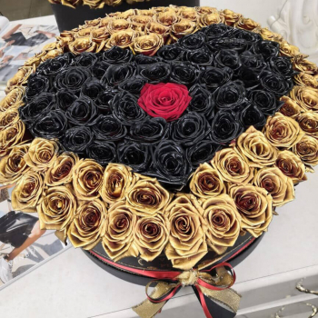 Золотые розы с сердцем - 81 шт. Золотые розы с сердцем - 81 шт.