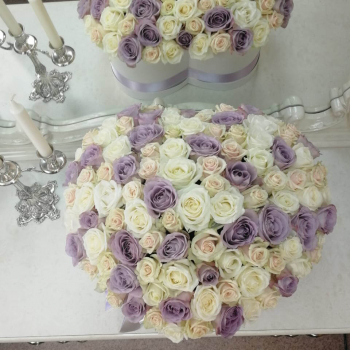 Микс из 81 розы "Нежное сердце"