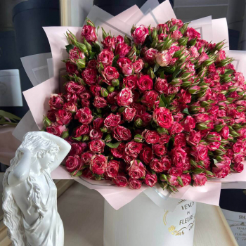 Кустовые розы Файер Воркс от 9 шт. Кустовые розы Файер Воркс от 9 шт.