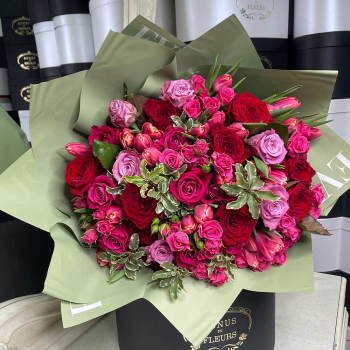 Мулен Руж в букете - 81 шт. Мулен Руж в букете - 81 шт.