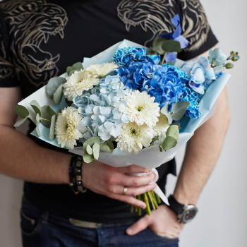 Герберы и гортензией - 21 шт.