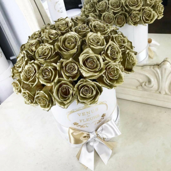 Золотые розы (шар)  от 51 шт.