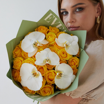 Желтые розы с орхидеями - 25 шт. Желтые розы с орхидеями - 25 шт.