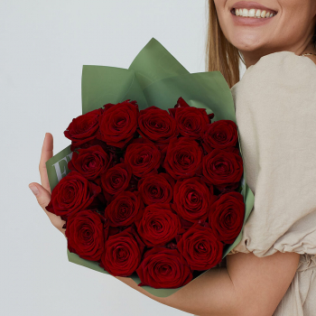 15 красных роз в букете 15 красных роз в букете