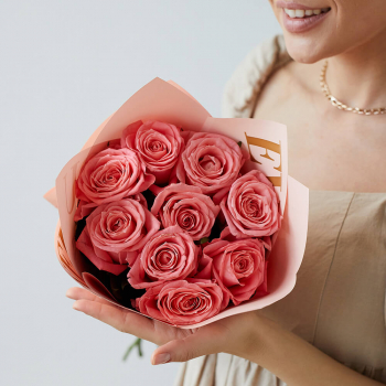 Розовые розы в букете - 11 шт.
