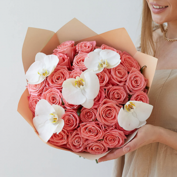 Розовые розы с орхидеями - 29 шт.