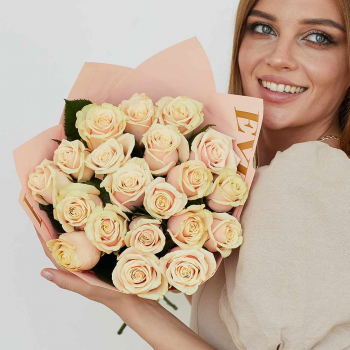 Букет кремовых роз - 15 шт.