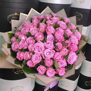 Букет фиолетовых роз - 51 шт. Букет фиолетовых роз - 51 шт.
