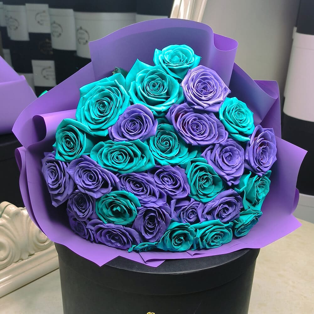 Микс с бирюзовыми розами - 33 шт.
