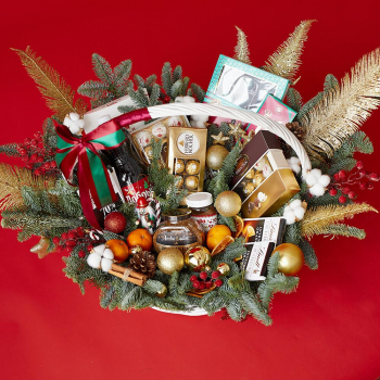 Новогодняя корзина с шоколадом - 51 шт. Новогодняя корзина с шоколадом - 51 шт.