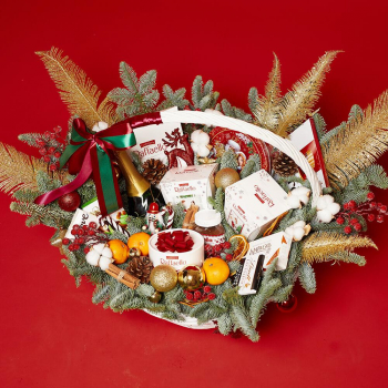 Новогодняя корзина для любимой - 37 шт. Новогодняя корзина для любимой - 37 шт.