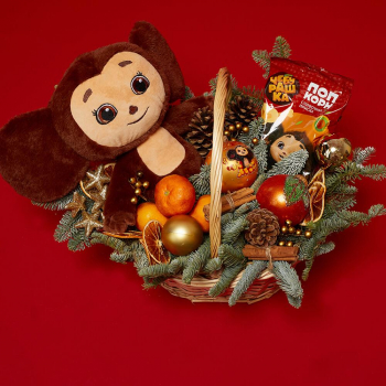 Новогодняя корзина с Чебурашкой - 19 шт. Новогодняя корзина с Чебурашкой - 19 шт.