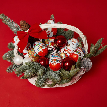 Новогодняя корзина "Киндер" - 15 шт. Новогодняя корзина "Киндер" - 15 шт.