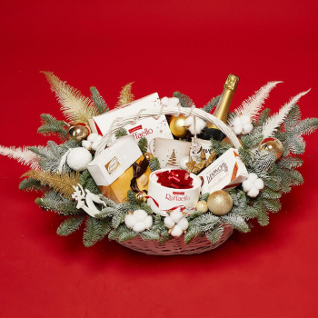 Новогодняя корзина партнеру - 31 шт. Новогодняя корзина партнеру - 31 шт.