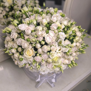 Пионовидные розы с эустомой - 51 шт.