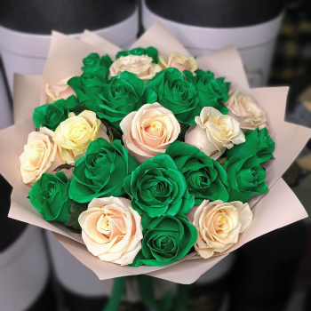 Букет кремовых и зеленых роз от 9 шт.