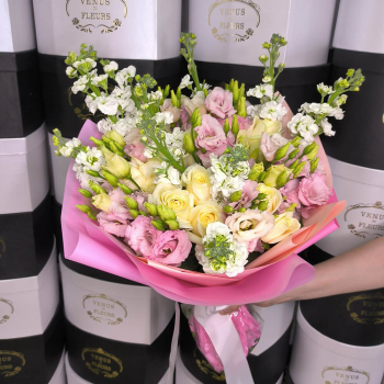 Эустома с маттиолами - 35 шт.