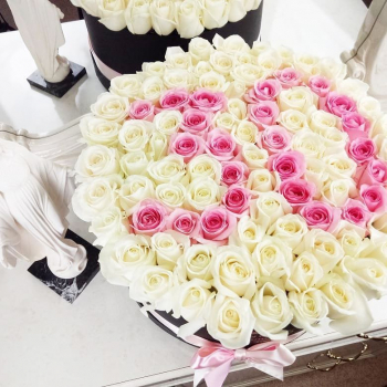 Белые розы с датой от 51 шт.