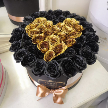 Черные розы с сердцем от 51 шт.