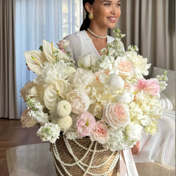 Белоснежный микс в корзине - 71 шт.