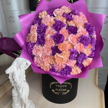 51 разноцветная гвоздика в букете 51 разноцветная гвоздика в букете