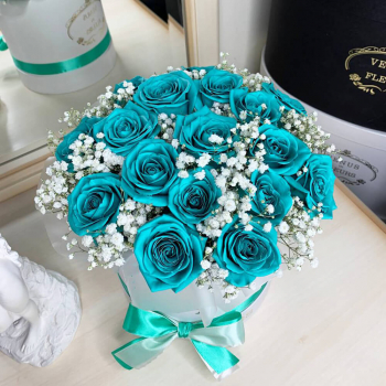 Бирюзовые розы с гипсофилой - 19 шт.