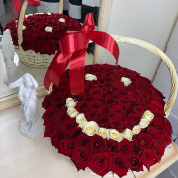 101 красная роза с улыбкой в корзине 101 красная роза с улыбкой в корзине