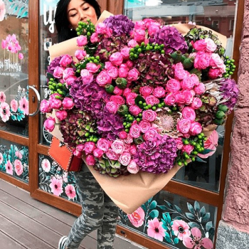 Пионовидные розы с гортензиями - 81 шт. Пионовидные розы с гортензиями - 81 шт.